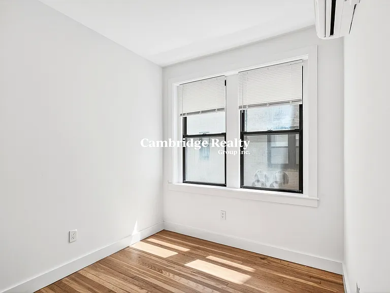 12 Elko St #3T — Photo 5