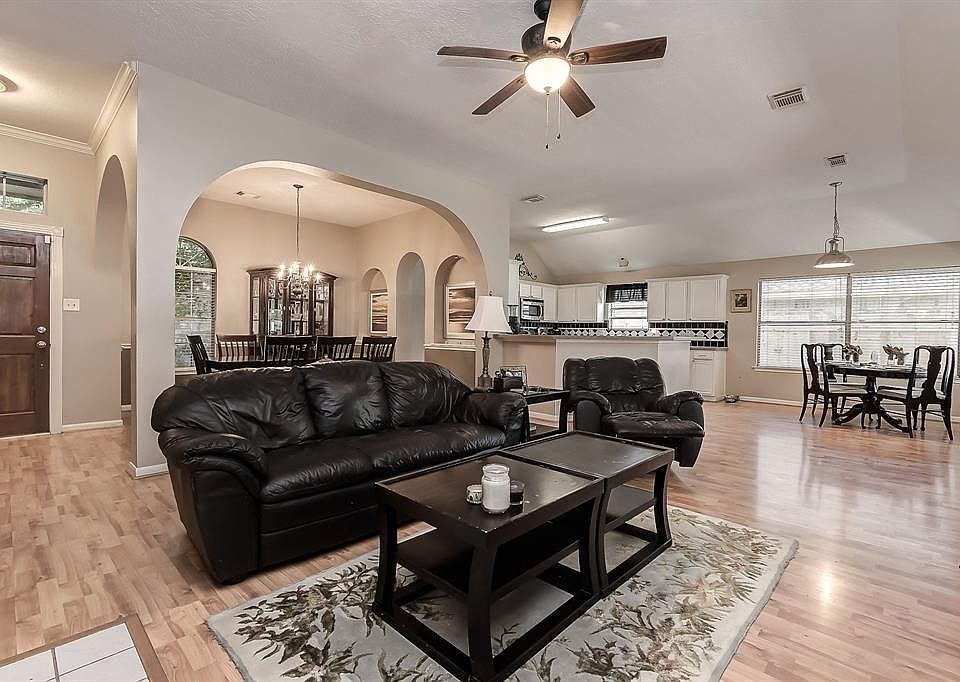 1st image of 11814 McKinney Falls Ct