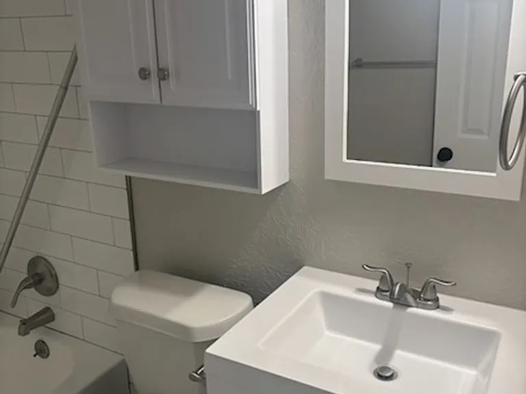 2505 SW D Ave #A — Photo 4