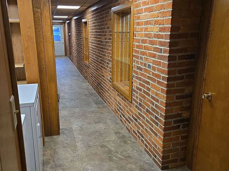203 Lincoln Way E — Photo 9