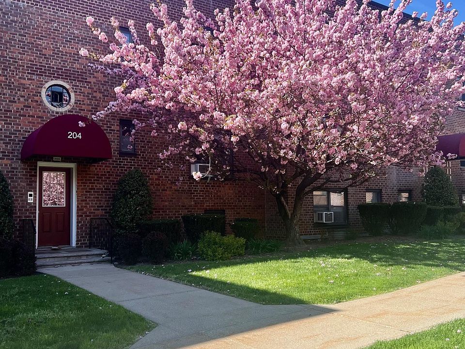 1st image of 204 Richbell Road #B4