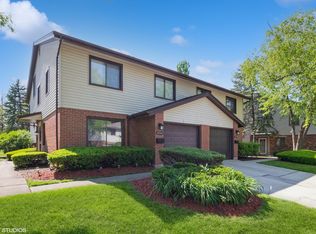 18542 Meadow Ln, Hazel Crest, IL 60429