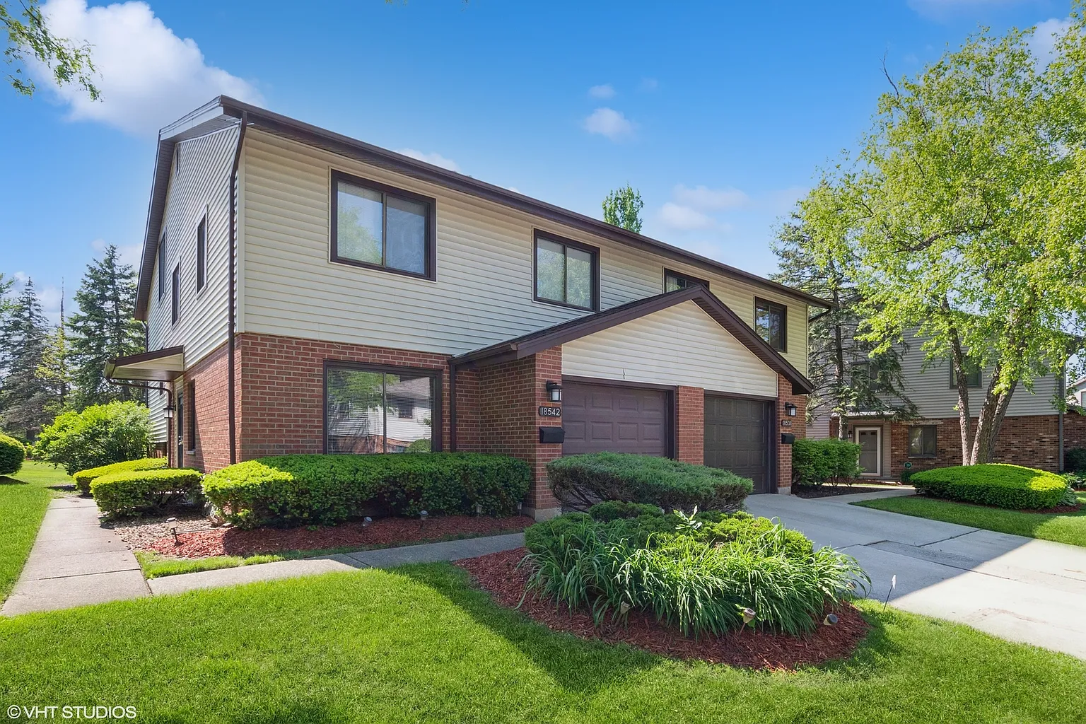 18542 Meadow Ln photo 1