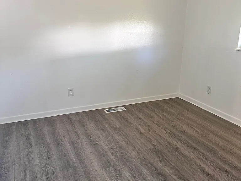 10304 Saint Ann Ln — Photo 4