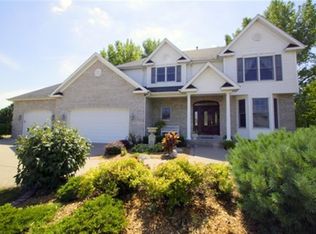 5207 Friendship Dr, Davenport, IA 52804