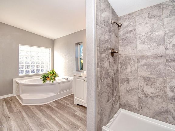 3rd image of 6781 E Valley Dr