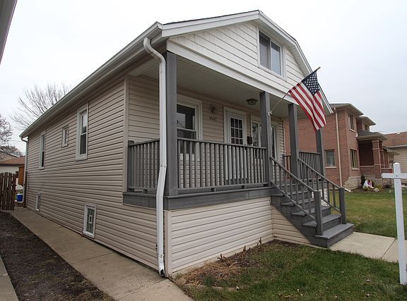 3rd image of 4047 N Ozark Ave