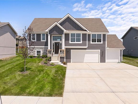 2nd image of 6020 NE 119th St