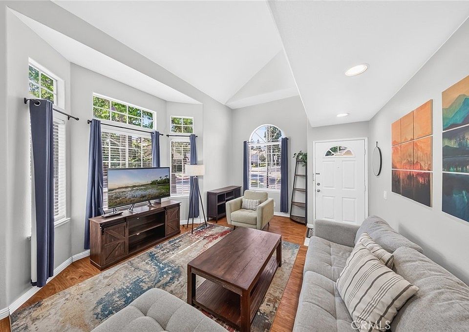 1st image of 402 Almond Ave
