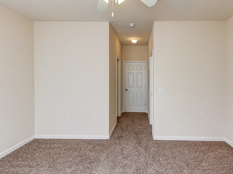 Highland Ridge Apartments — Photo 14