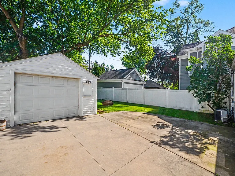 1539 Cole Street - Garage / Backyard