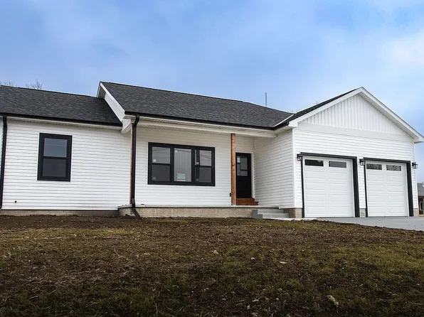 303 13th St, Pawnee City, NE 68420