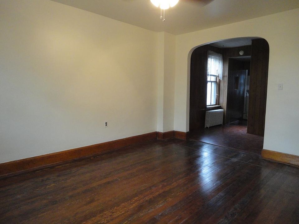 1st image of 1811 W Race Ave