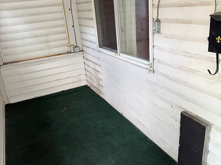 805 Railroad St — Photo 3