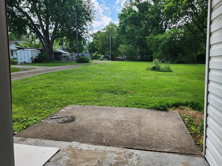 43 Decrow Ave — Photo 3