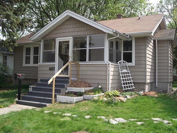 3rd image of 420 Devillen Ave