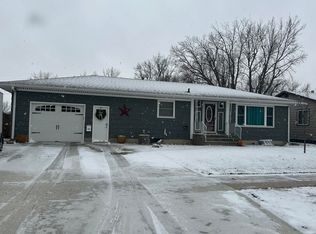916 9th St SW, Huron, SD 57350