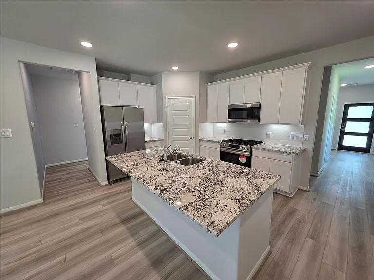 110 Elm Tree Cir — Photo 5