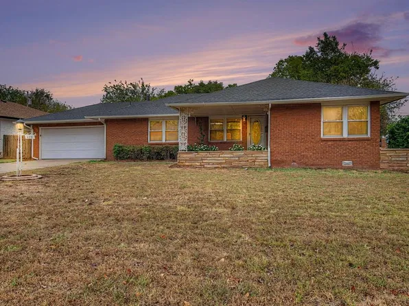 425 E Atkinson Dr, Midwest City, OK 73110