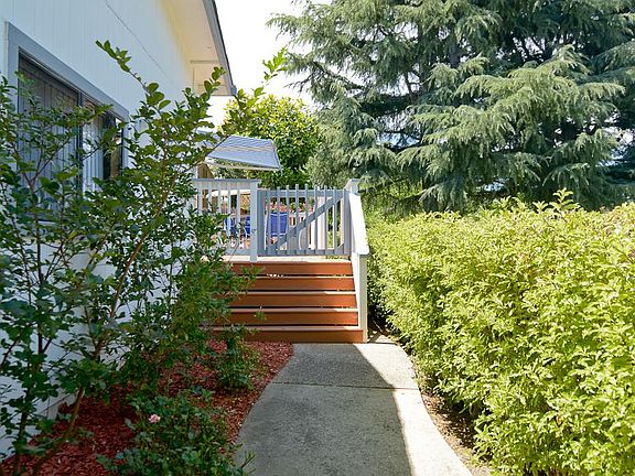 3rd image of 281 Summer Cir #281