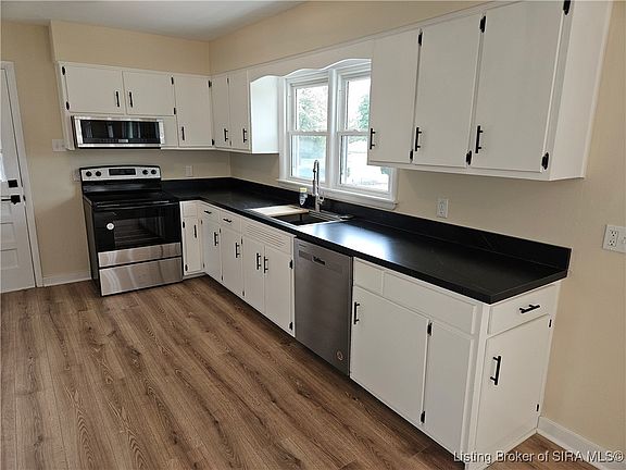 3rd image of 115 Woodthrush Drive