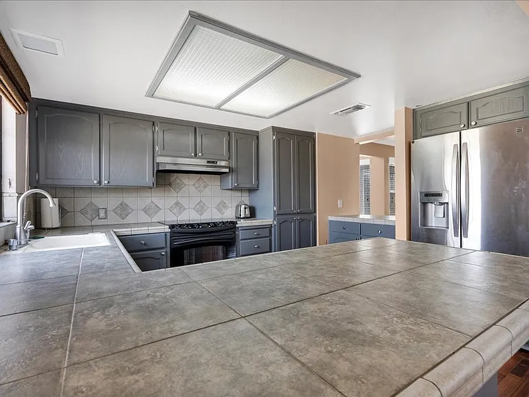 285 W Ash Ave — Photo 4