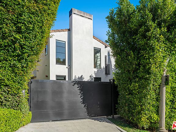 3rd image of 1146 Sierra Alta Way