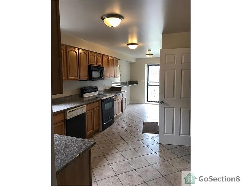 14320 S Emerald Ave photo 1