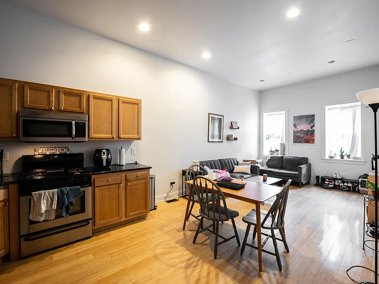 1528 Brown St #1 — Photo 3