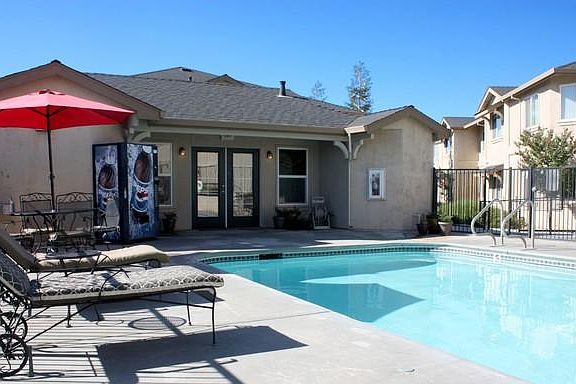 3rd image of 101 Ahwahnee Cmns APT 10