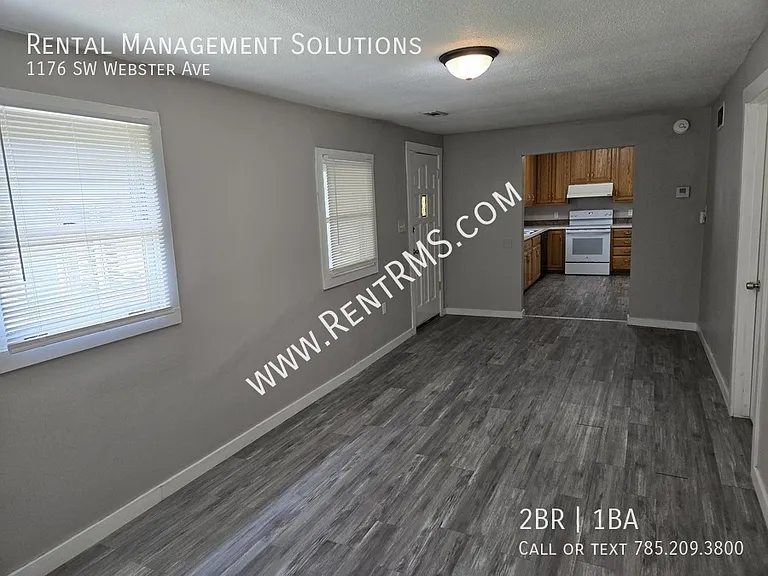 1176 SW Webster Ave — Photo 5