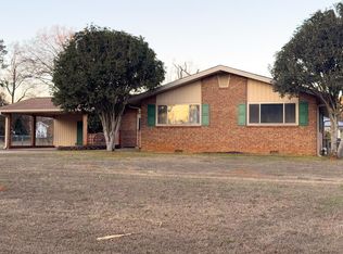 102 Hulsey Dr, Greenwood, SC 29646