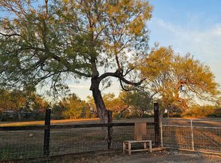 275 W Trail, Pleasanton, TX 78064