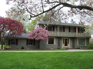 415 Cherry Blossom Ln, Rochester Hills, MI 48306