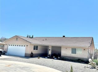 14532 Pawnee Rd, Apple Valley, CA 92307