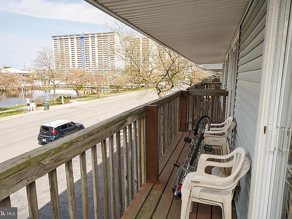 4th image of 113 Jamestown Rd #D1