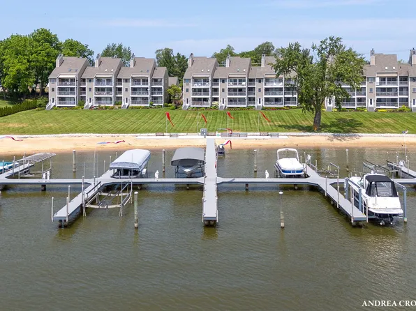 422 Howard Ave, Holland, MI 49424