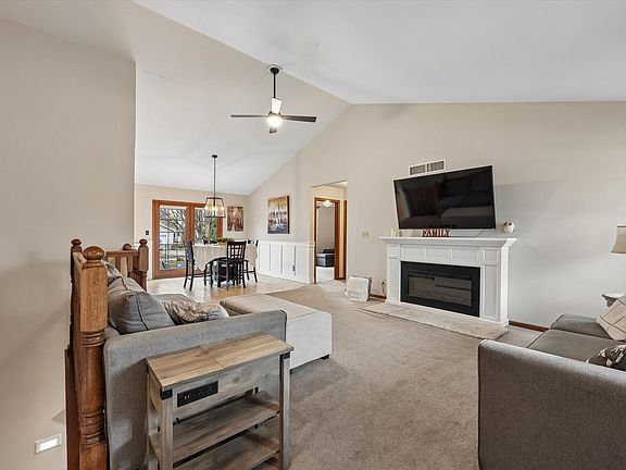 3rd image of 2509 Kent Ave