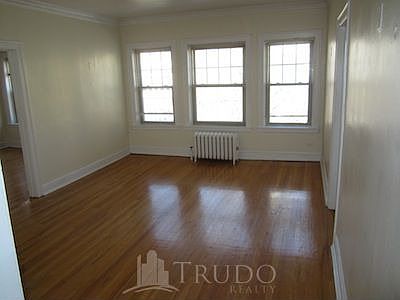 3rd image of 905 W Carmen Ave APT E2
