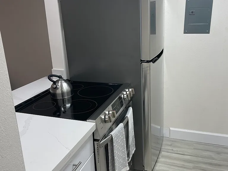 Skyline House — Photo 32