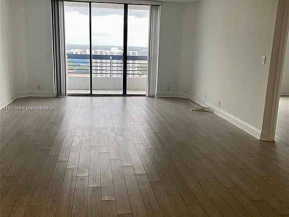 4th image of 3530 Mystic Pointe Dr APT 2602