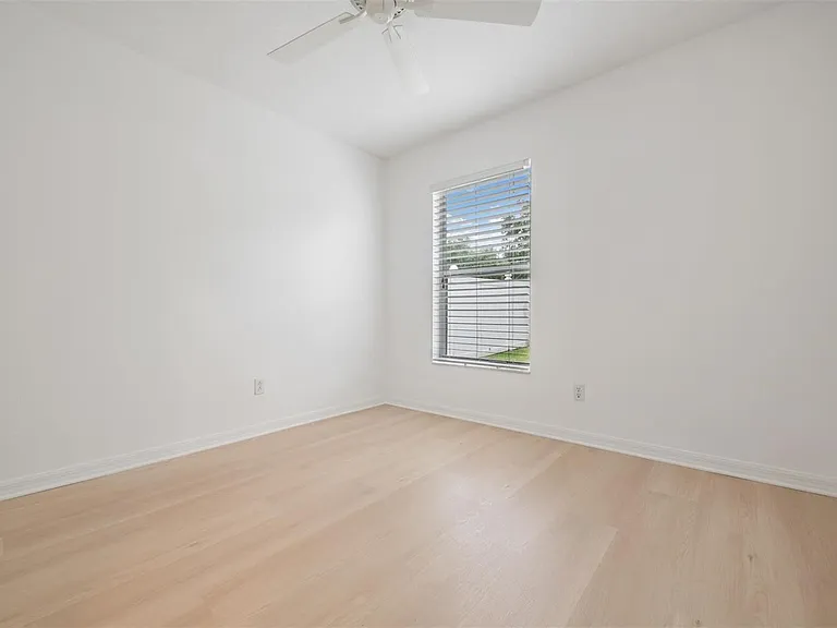 4208 Pine Isle Dr — Photo 27