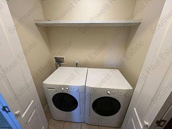 4th image of 1221 E 14th St #A