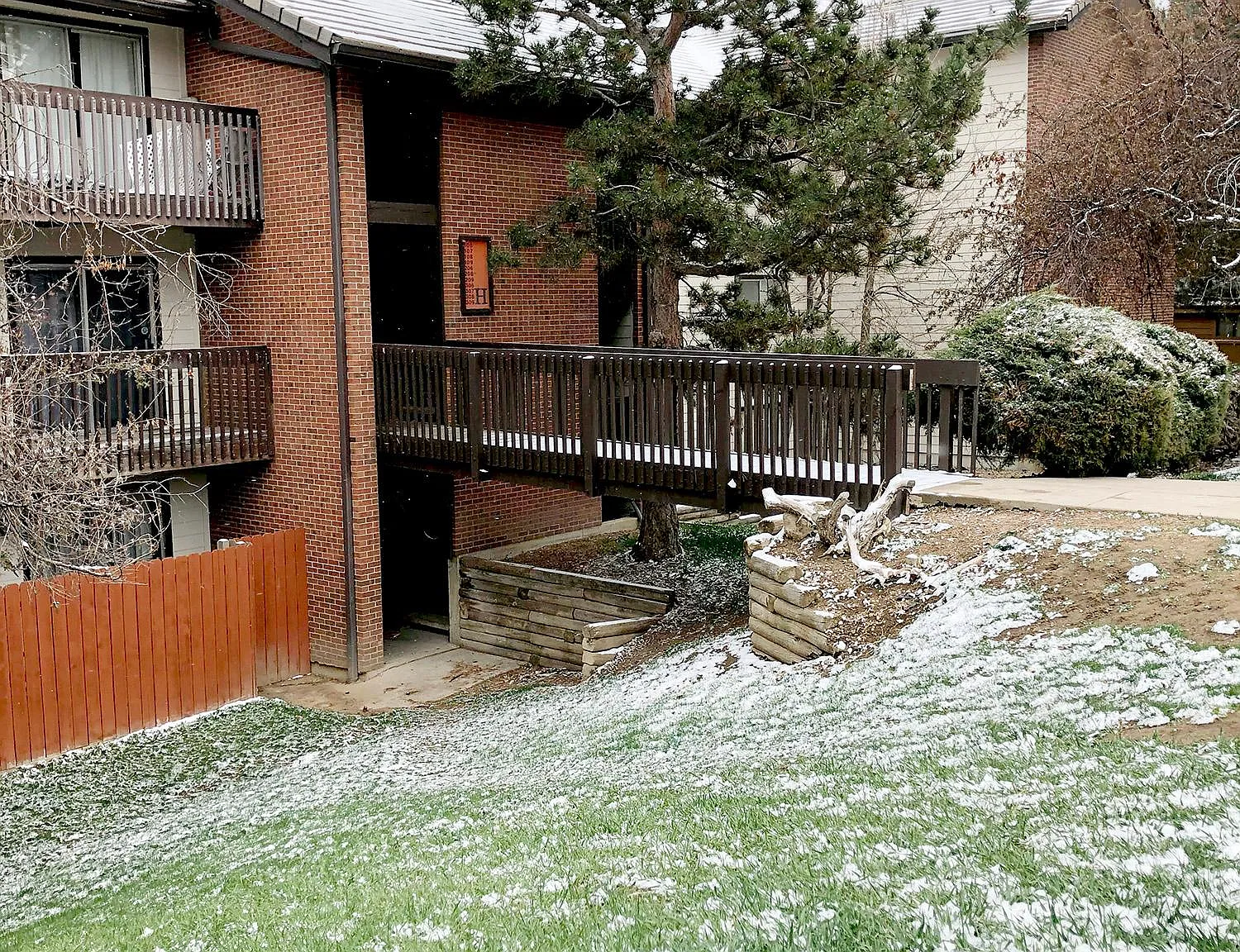 2 bed, 1200 sqft, $1,300 — Photo 1