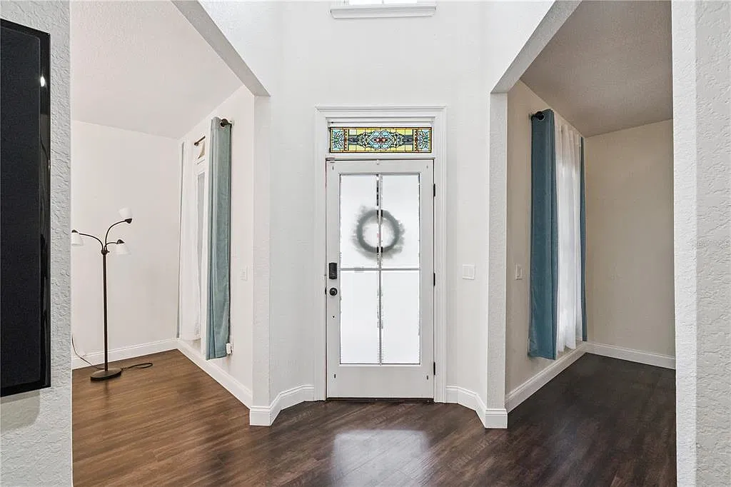 4 bed, 4.5 bath, 2536 sqft, $3,500 — Photo 4