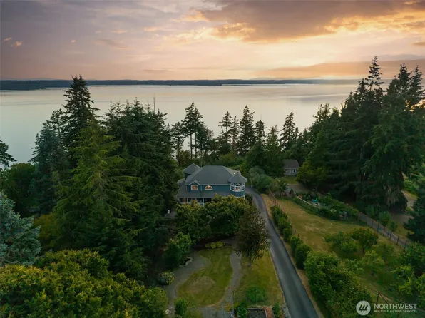 768 6th Avenue, Fox Island, WA 98333