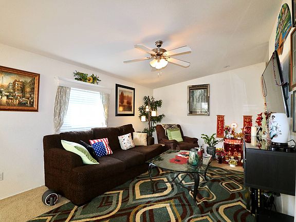 5th image of 1575 W Valley Pkwy Space 52
