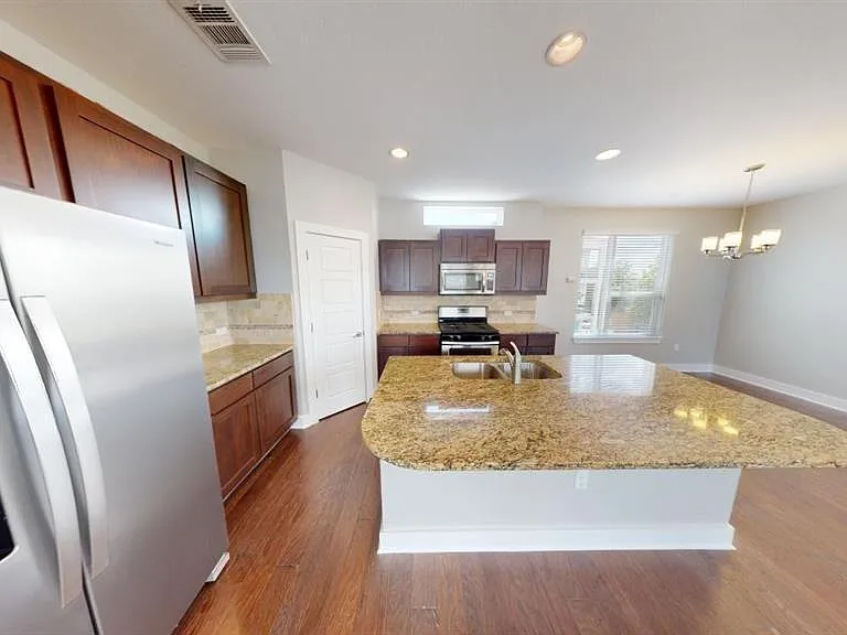 2021 Geniveive Ln #288C — Photo 11
