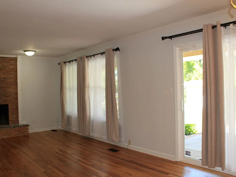916 Stanton Dr — Photo 6