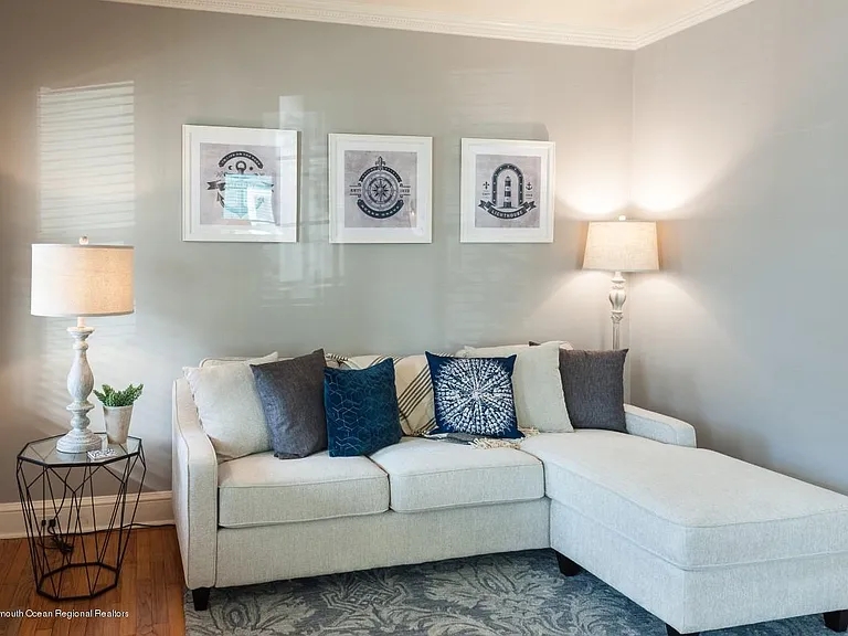 21 Surf Ave — Photo 3